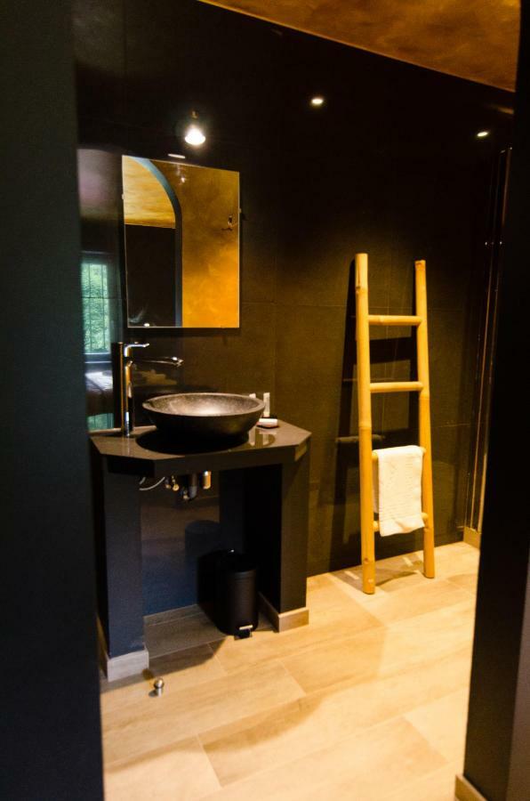 River Lodge Hotel Insolite Maredsous Buitenkant foto