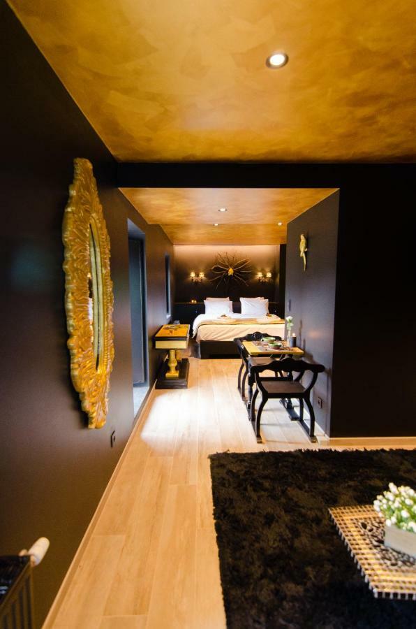 River Lodge Hotel Insolite Maredsous Buitenkant foto