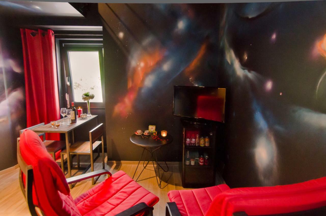 River Lodge Hotel Insolite Maredsous Buitenkant foto