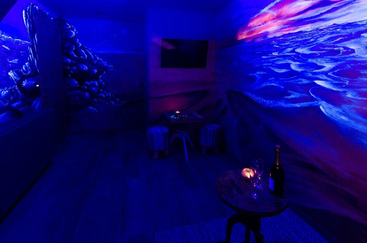River Lodge Hotel Insolite Maredsous Buitenkant foto